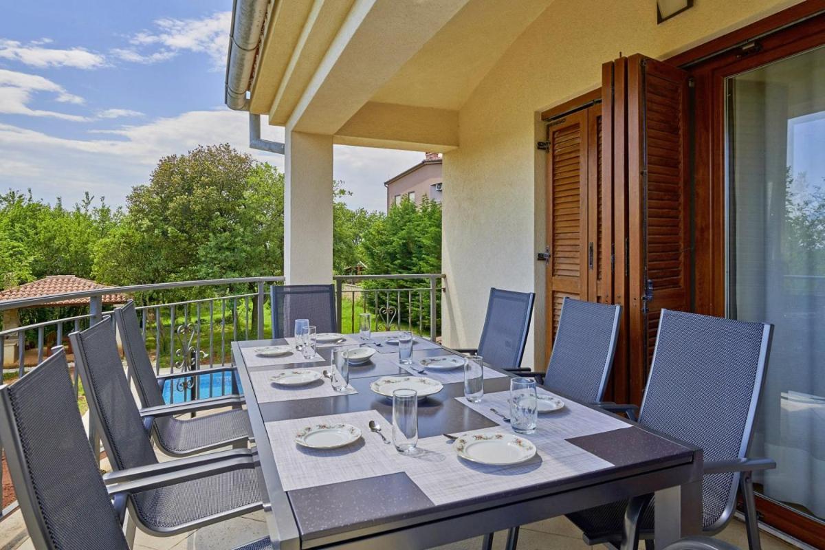 Villa Theresa in Ližnjan  Exteriör bild
